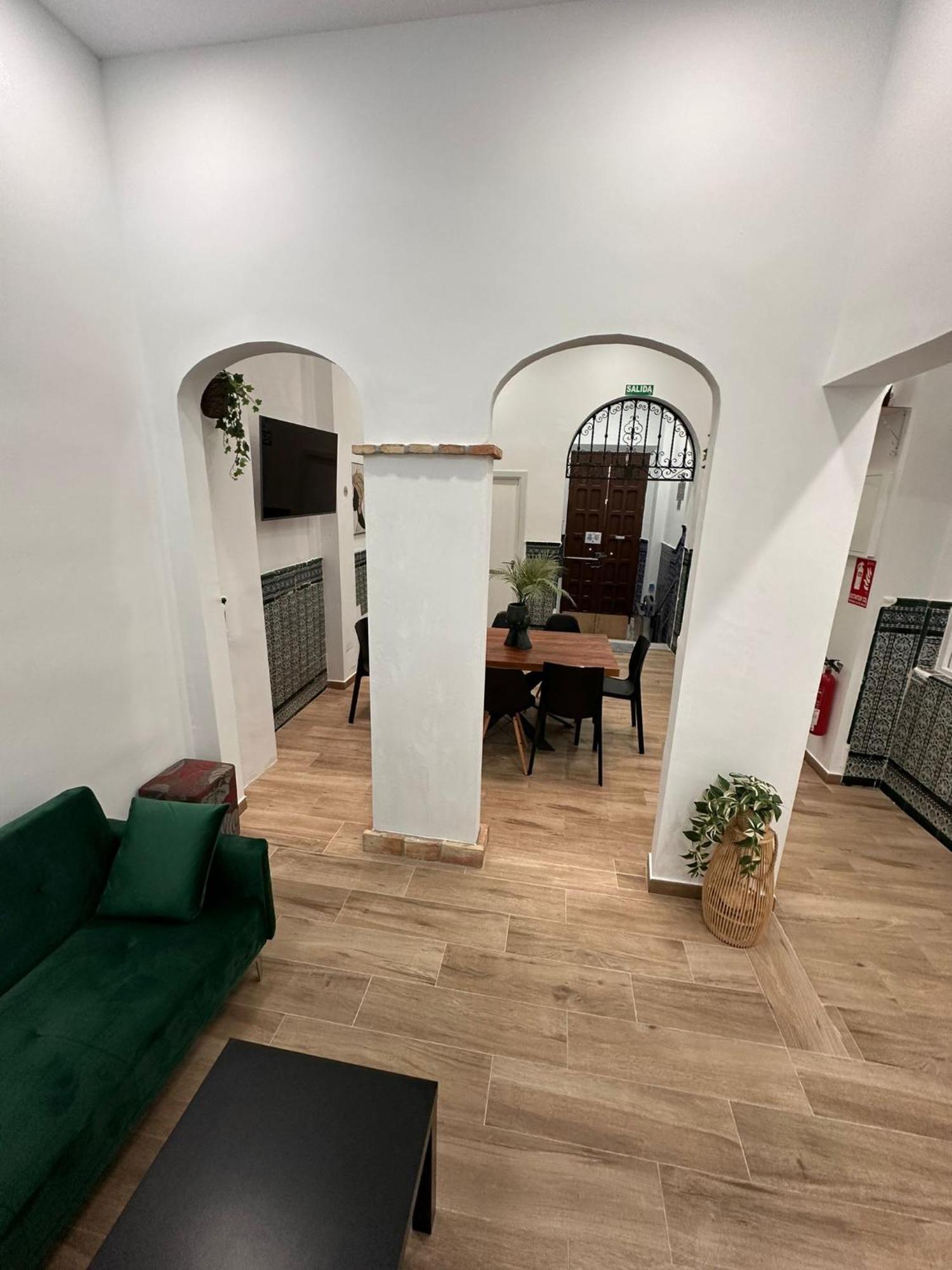 Triana Riverside Guesthouse Sevilha Exterior foto